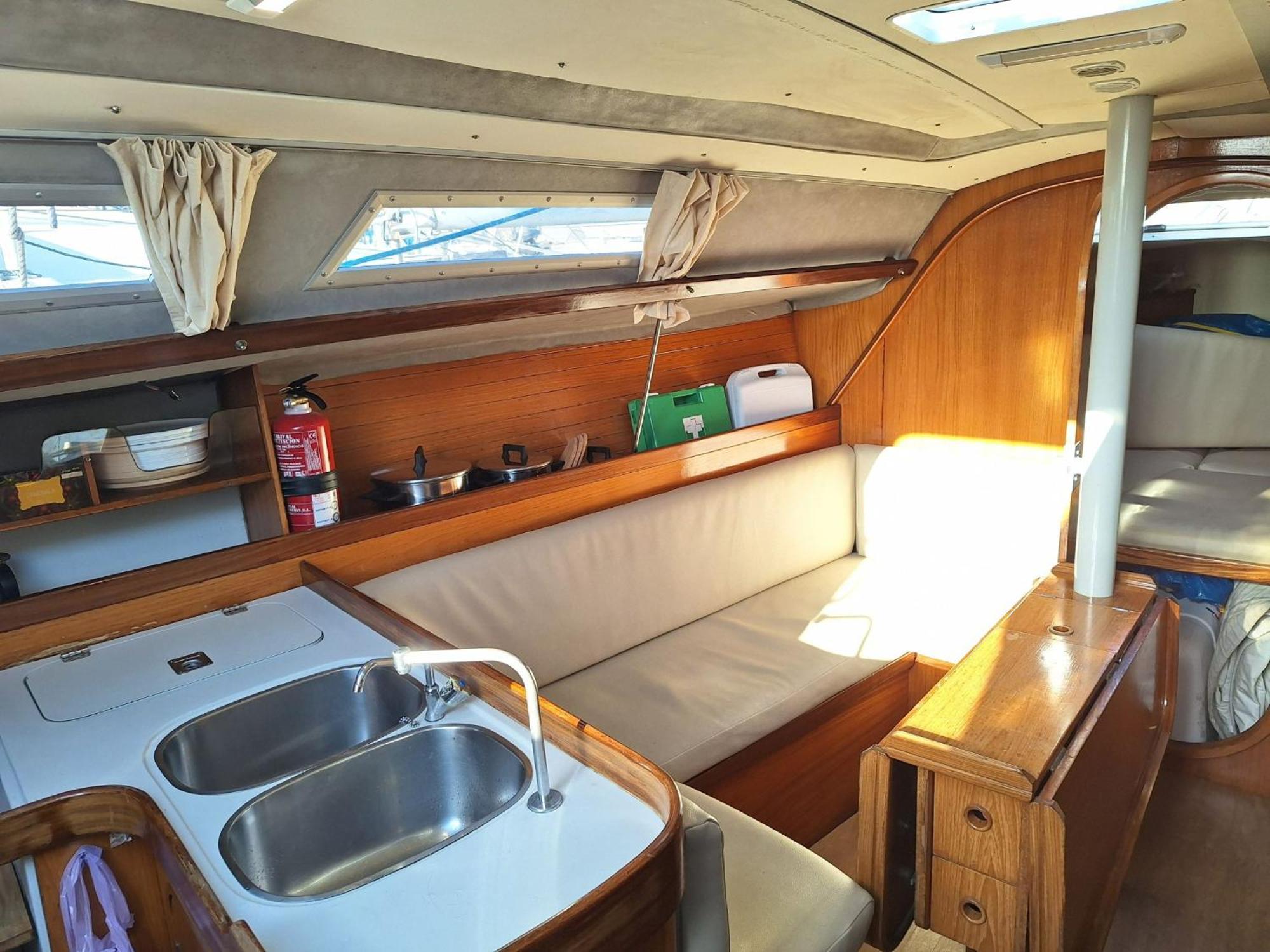 דירות Be Local - Sleep Aboard The Santa Maria Sailing Boat In ליסבון מראה חיצוני תמונה