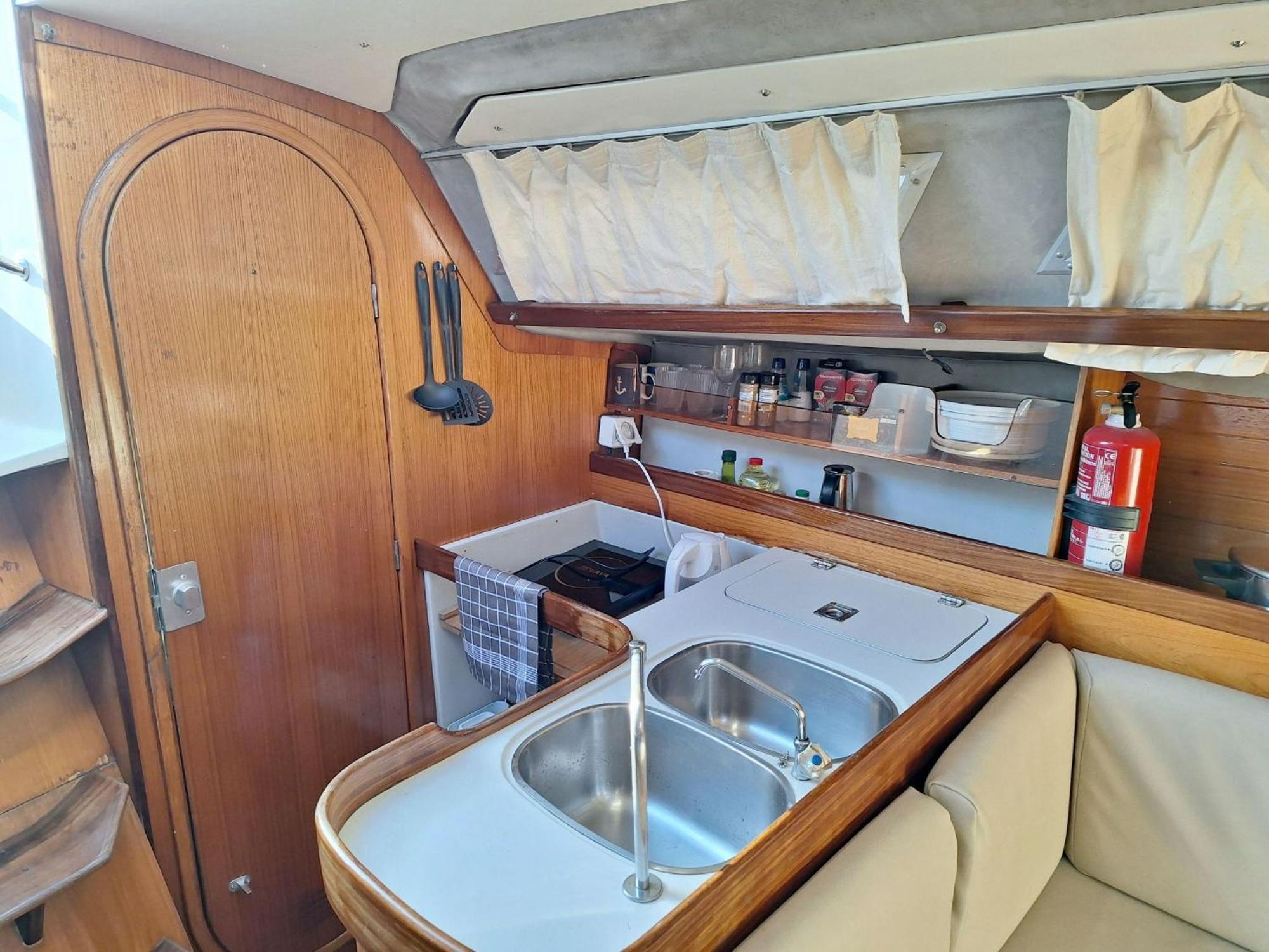 דירות Be Local - Sleep Aboard The Santa Maria Sailing Boat In ליסבון מראה חיצוני תמונה